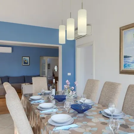 Colomba By Guide فيلة *